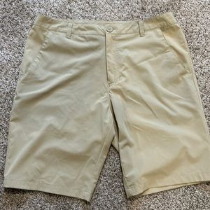 Oakley tan performance golf shorts size 33